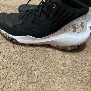 Underarmor shows men